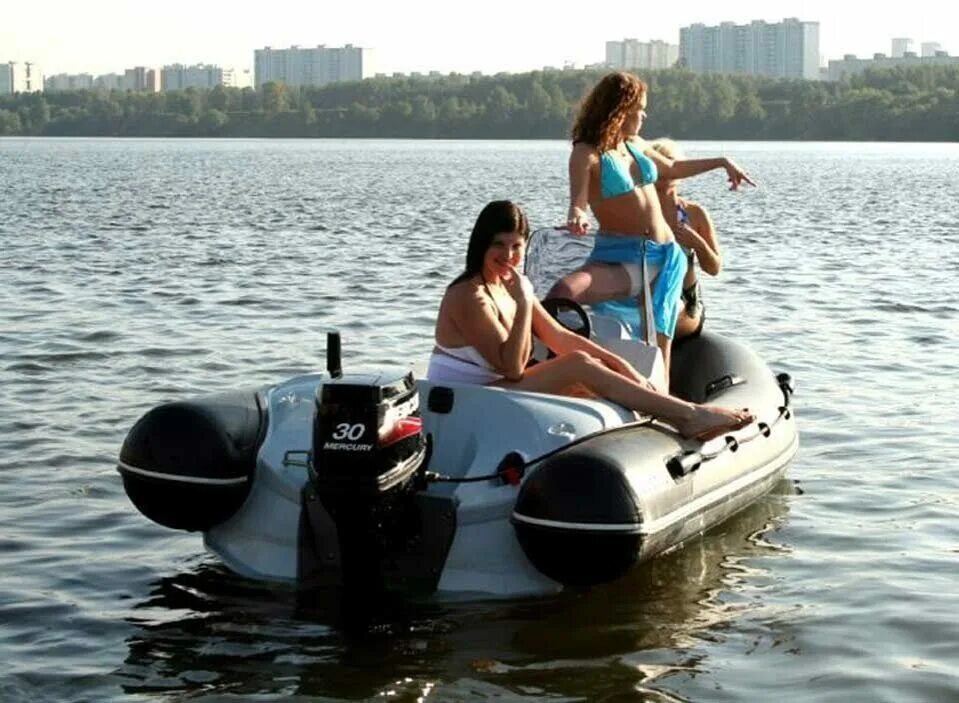 взять лодку напрокат на организацию. лодки пвх волгарь под мотор. пластиковые лодки для рыбалки. база катеров рассвет. где взять лодку.