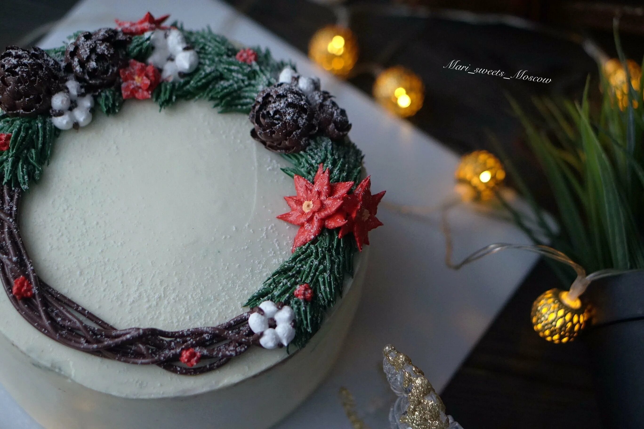 торт рождественский венок. торт венок на новый год. рождественский венок с сухофруктами. рождественский медовый венок. новогодние венки с сухофруктами.