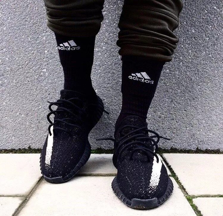 Adidas Yeezy Boost 350. Носки адидас ИЗИ. Adidas Yeezy Boost 350 v2 Oreo. Adidas Yeezy высокие кроссовки. Кроссовки носки адидас