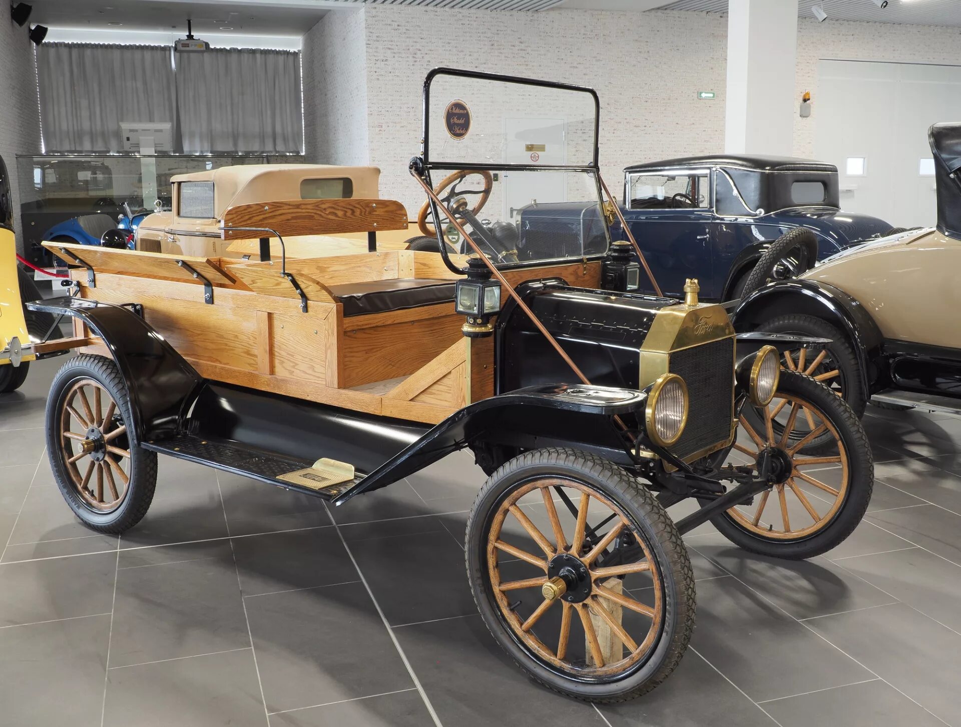 Автомобиль 18. Машина Гейльмана 19 век. Первый автомобиль 19 века. Форд конца 19 века. Автомобили конца 19 века.