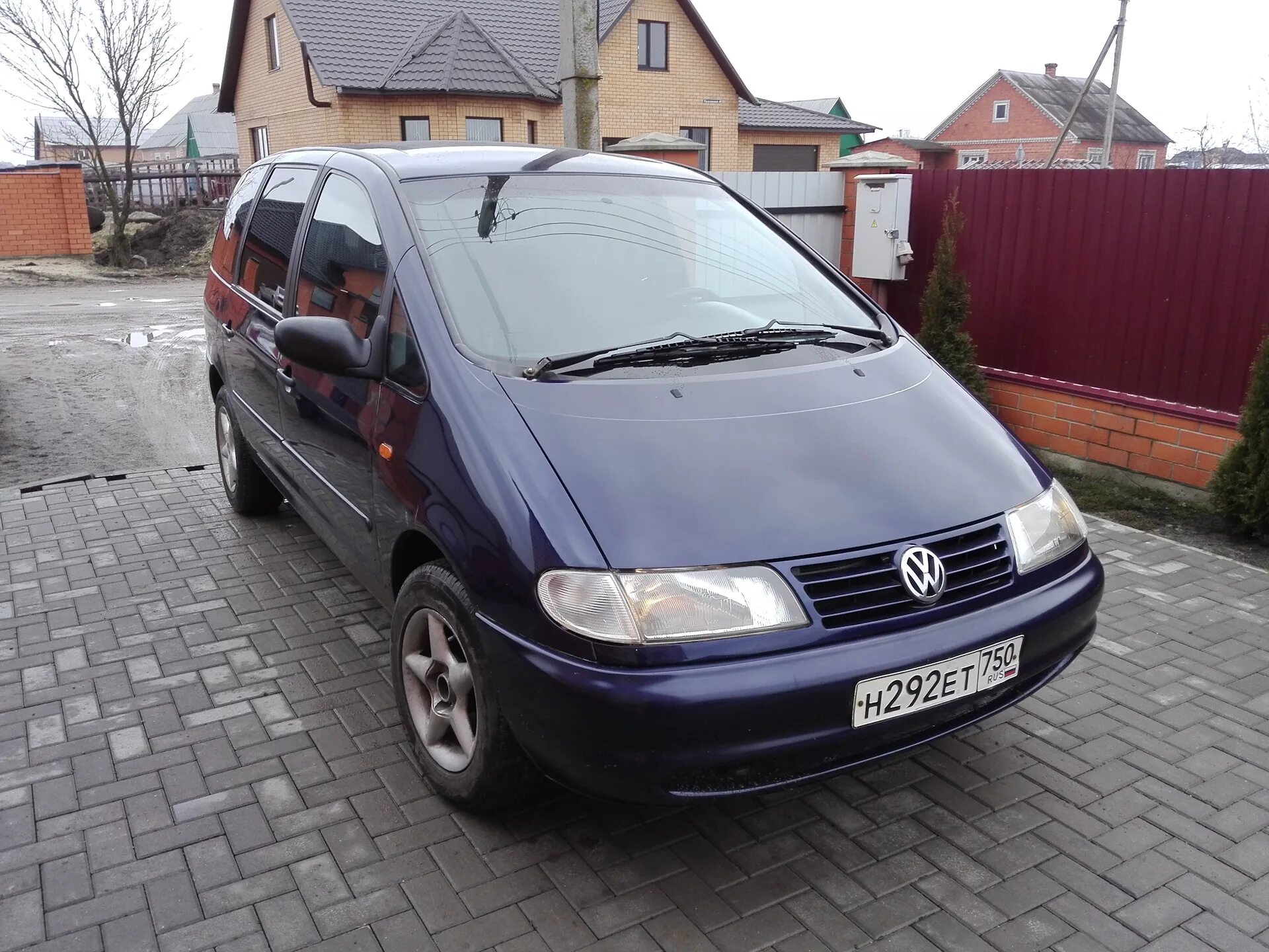 Volkswagen sharan 1.9. Фольксваген Шаран 1.9. Volkswagen Sharan 1998 года. Фольксваген Шаран 1998 года. Volkswagen Sharan 1998 1.9 TDI.