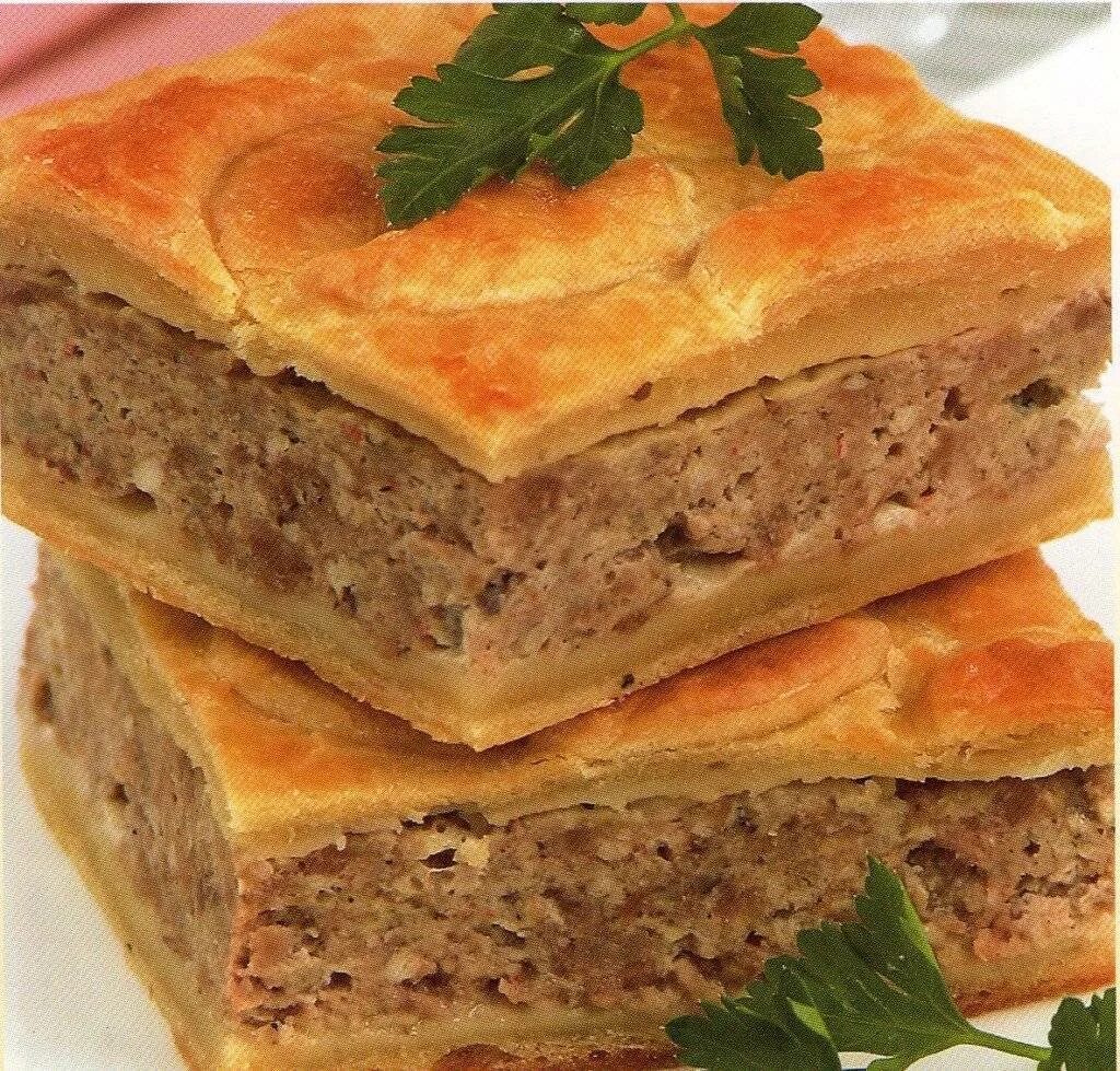 Мясной пирог в мультиварке. Мясной пирог. пирог с мясом. аппетитный пирог с мясом. красивый мясной пирог.