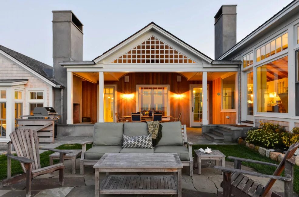 Мансарды в частном доме. Пригород сша. Дом от фундамента до крыши. Дом как надо. Красивые крыши домов.