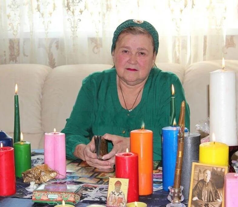 Бесплатная бабушка ясновидящая. Бабушка гадалка. Бабушка знахарка. Ясновидящая. Ясновидящие.