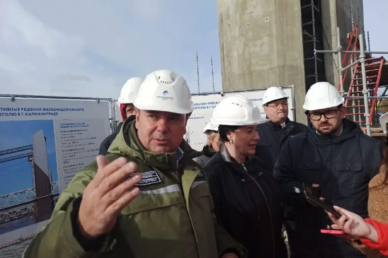 Мостотрест калининград. Мостотрест калининград. Двухъярусный мост внутри в калининграде. Двухъярусный мост. Мостотрест калининград.