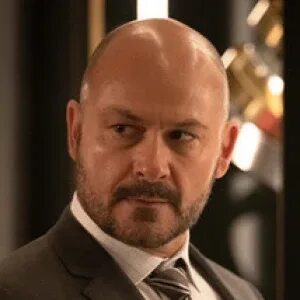 Пол кто озвучивал пола на русском