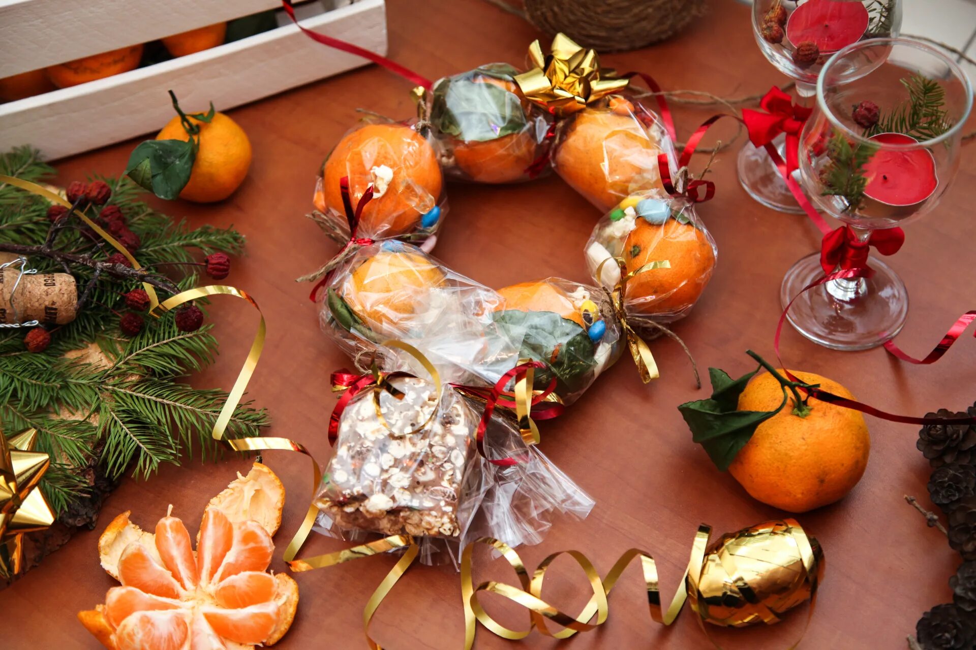 букет из мандаринов. подарки с мандаринами на новый год. новогодний мандарин. мандарины новый год. букет с нобилисом и мандаринами.