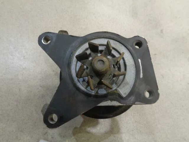 0 дизель. Помпа ниссан х-трейл т30. Toyota ipsum помпа охлаждения. Помпа ниссан икстрейл т30. Помпа ниссан х-трейл т31 2.