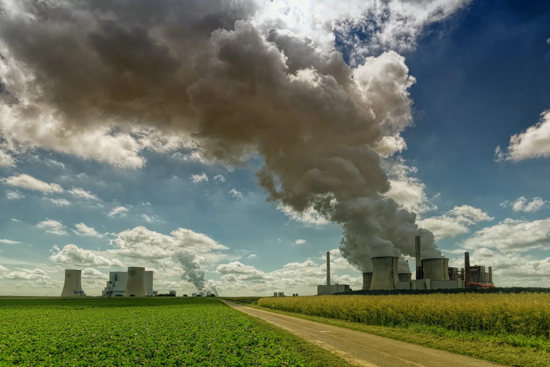 Pollution pictures. Загрязнение воздуха. Фабрики загрязняют воздух. Загрязнение природы. Заводы загрязняющие окружающую среду.