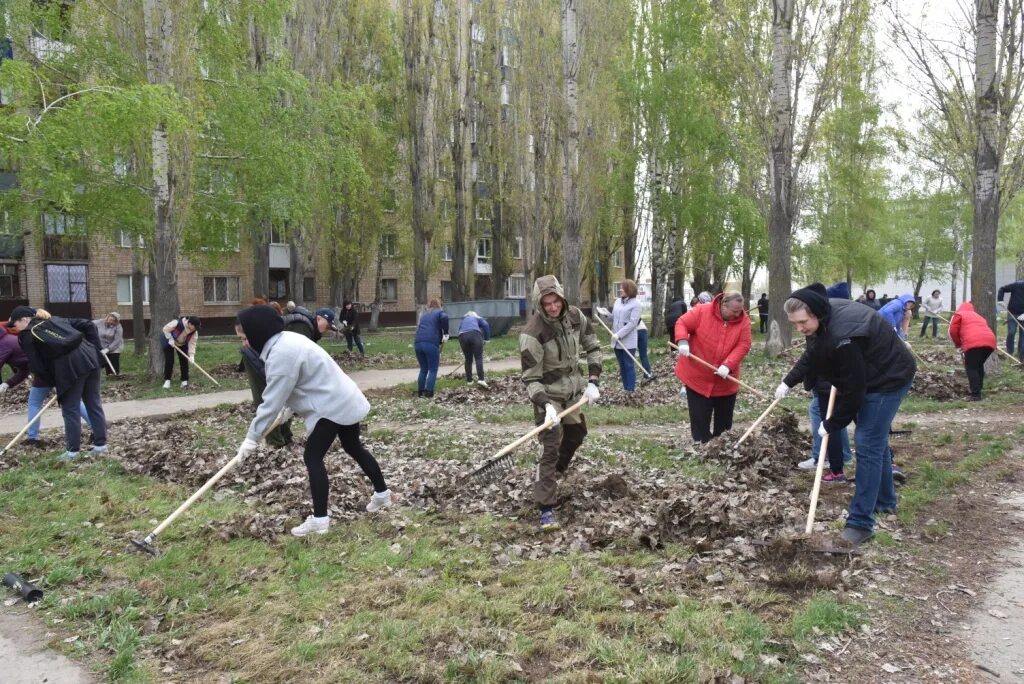 Какого числа субботник в 2025 году москве. Всероссийский субботник. всероссийский субботник фото. субботник в ордынском парке. 27 апреля всероссийский субботник.