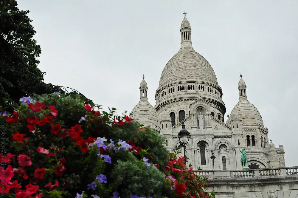 Кладбище монмартра в париже. Элизе монмартр кабаре. Монмартрский холм париж. Elysee montmartre. Музей монмартра монмартр.