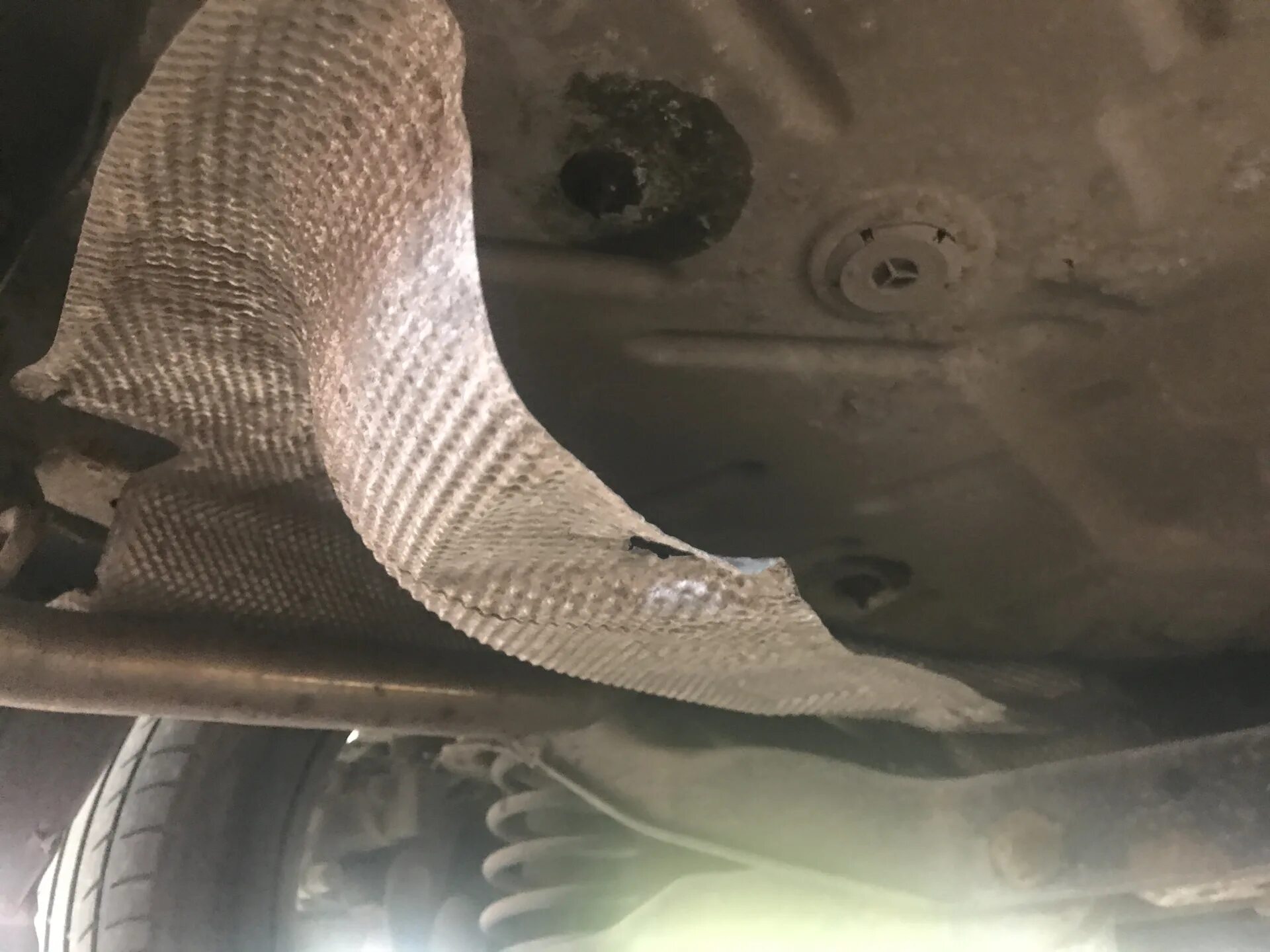 Термоэкран глушителя. Экран для выхлопной системы форд фокус 2. тепловая защита глушителя mazda 3 bk. тепловой экран глушителя форд фокус 2 дорестайлинг. тепловой экран глушителя форд фокус 2.