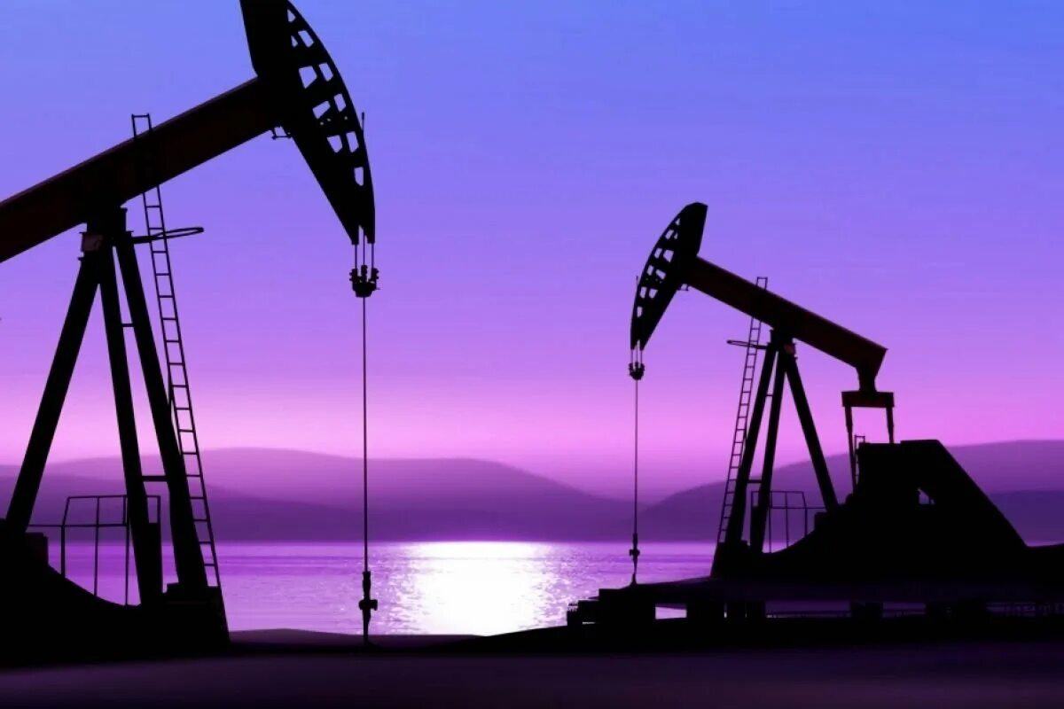Добыча углеводородного сырья. Нефтяная вышка. добыча нефти. нефтяная качалка. нефтегазовая вышка.
