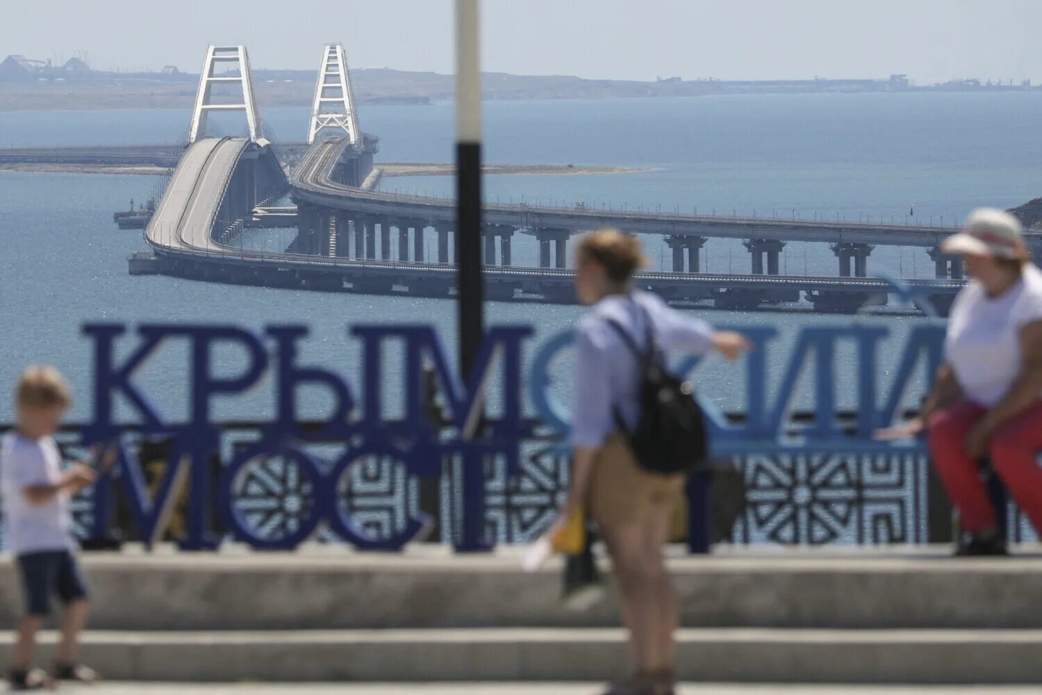 Крымский мост 17 июля 2023. Крымский мост сейчас. Крымский мост фото. Восстановление Крымского моста. Движение по крымскому мосту приостановлено