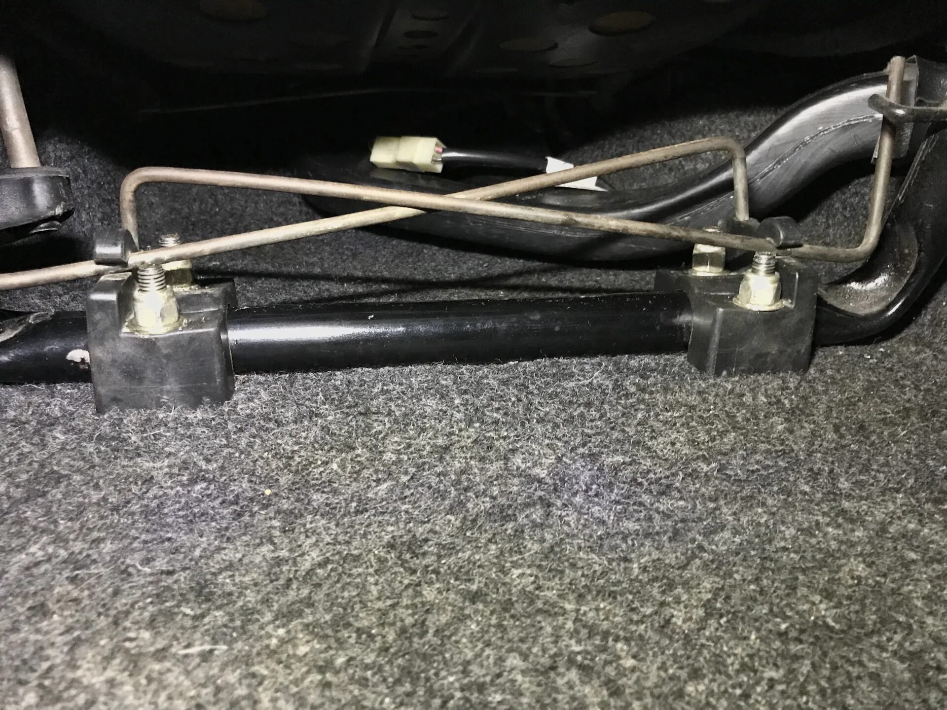 Крепеж ваз 2114 под сиденье. Торсион ваз 2109. Крепление переднего сидения ваз-2108. Торсионы сидений ваз 2109. Торсион сиденья ваз 2110.