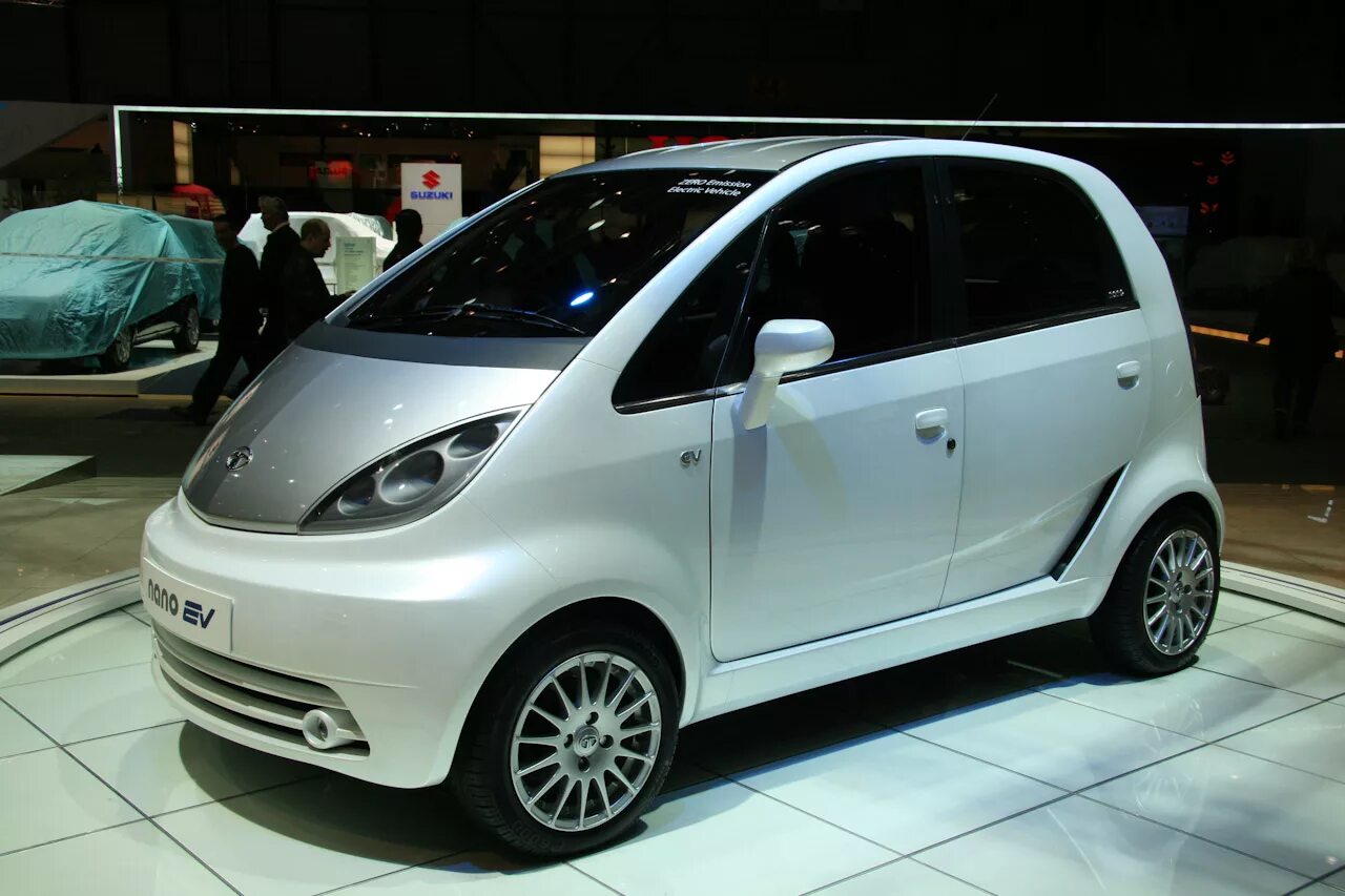 Самый дешевый китайский. Tata Motors электромобили. Tata Nano 2008 белого цвета. Китайский электромобиль. Дешевый электрокар.
