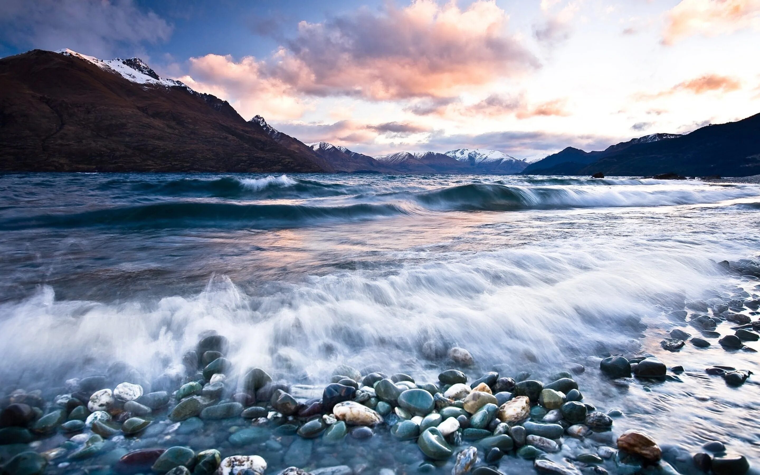 Картинки на рабочий. Новая Зеландия океан. Море и горы. Природа море. Пейзаж море.