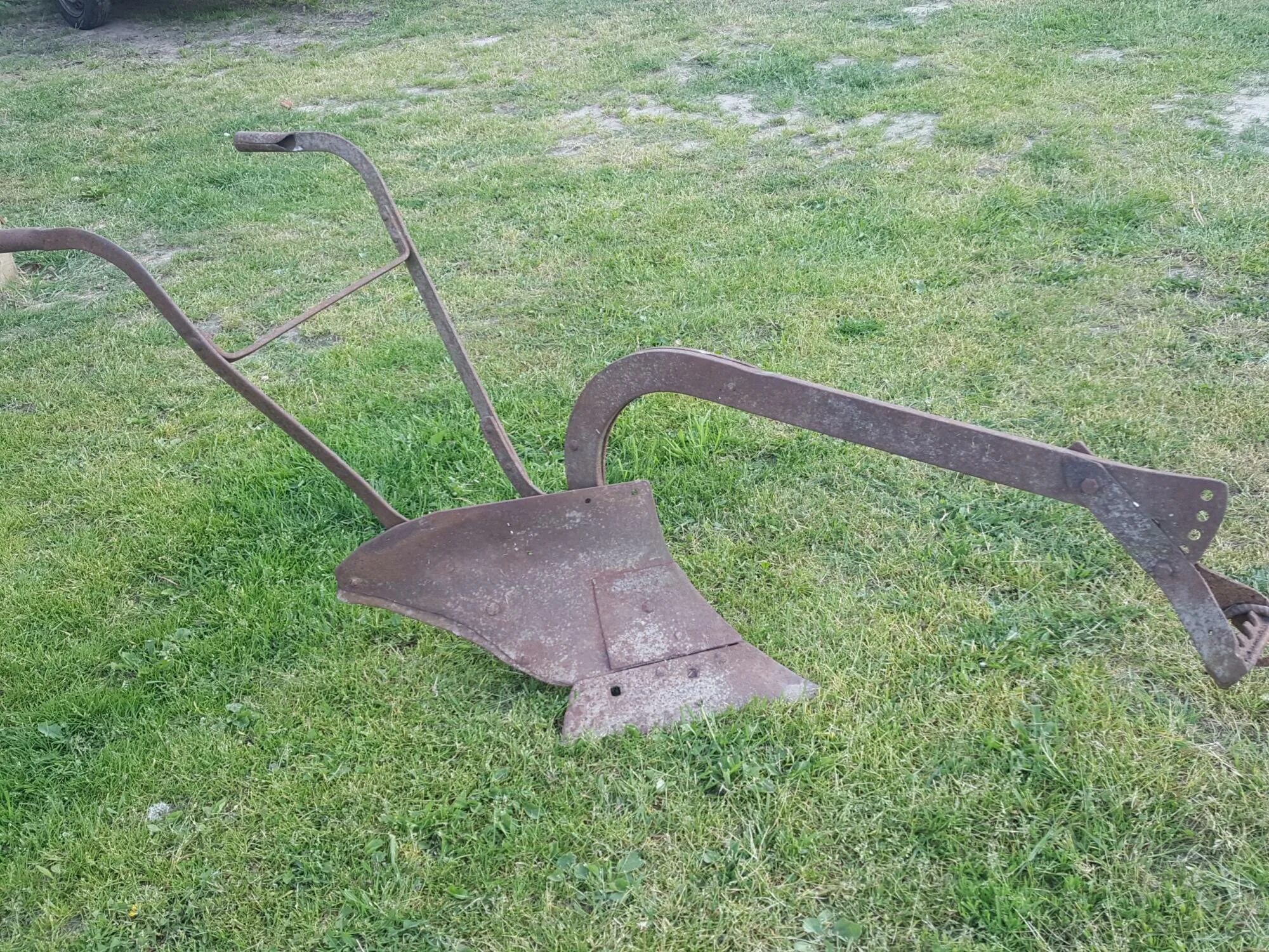 первый плуг john deere. плуг старый. соха 19 век. плуг раньше. плуг 19 век.