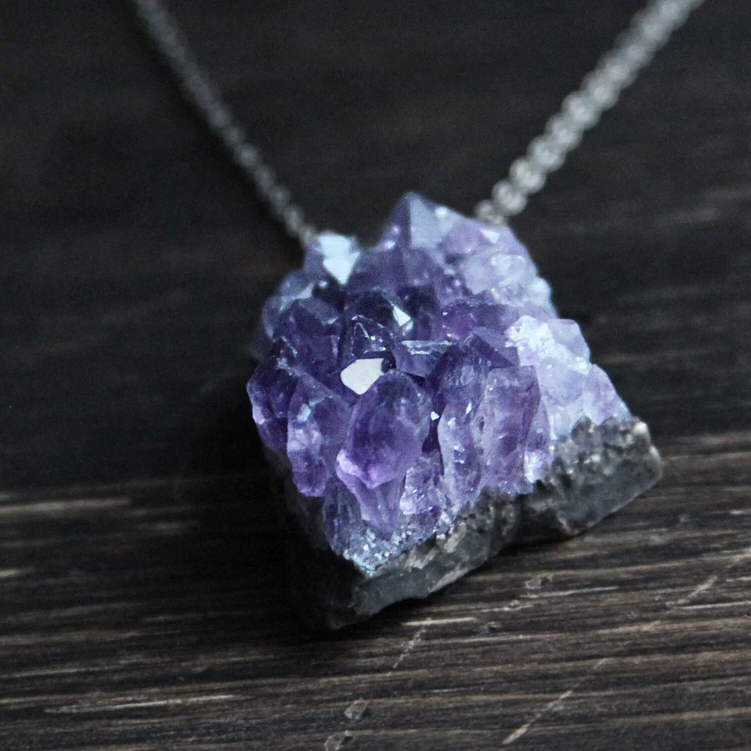 Аметист камень голубой Кристалл. Аметист s Rigel. Голубой сапфир и аметист. Amethyst Geode.