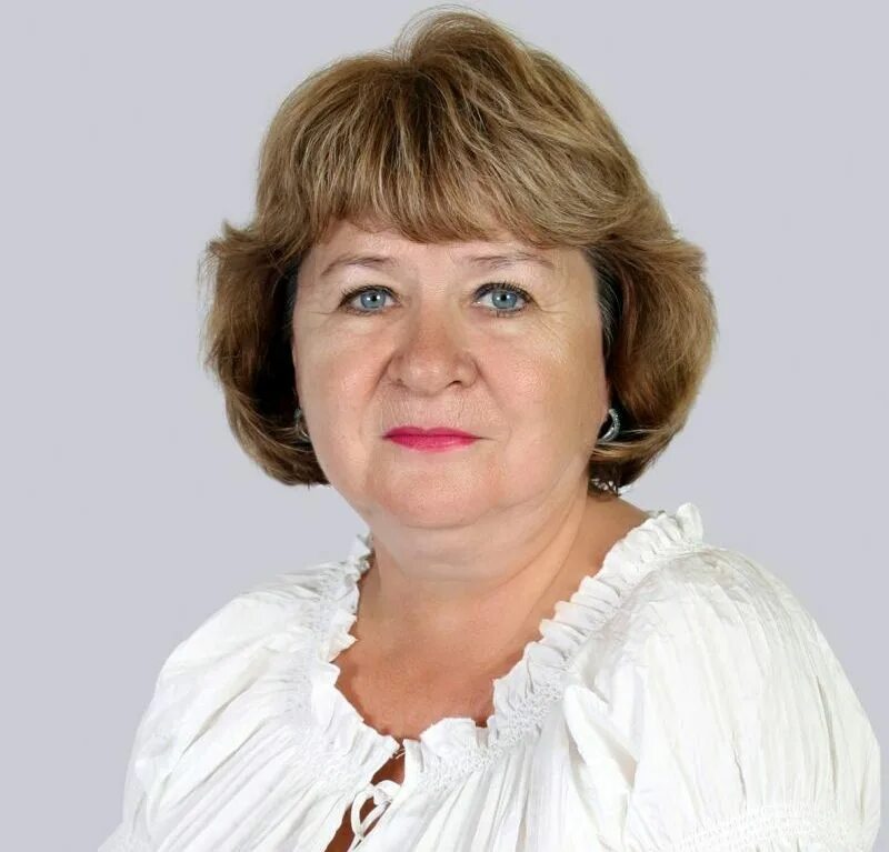 13 школа железногорск курская область. учительница 13. школьный учитель.