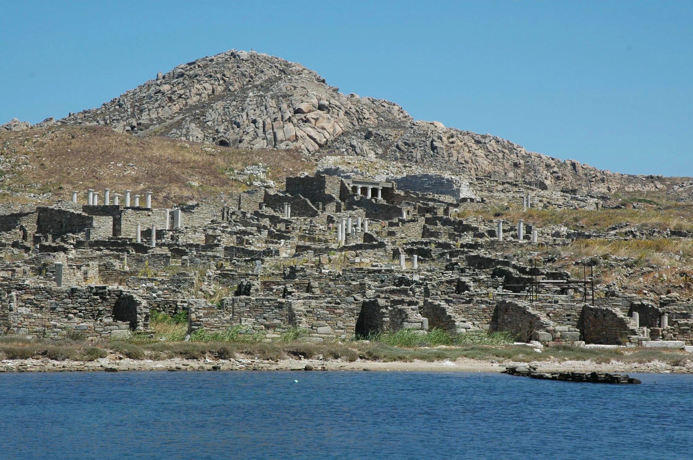 Ancient island. Делос Греция. Делос храм Аполлона. Остров Делос. Базилика остров Делос.