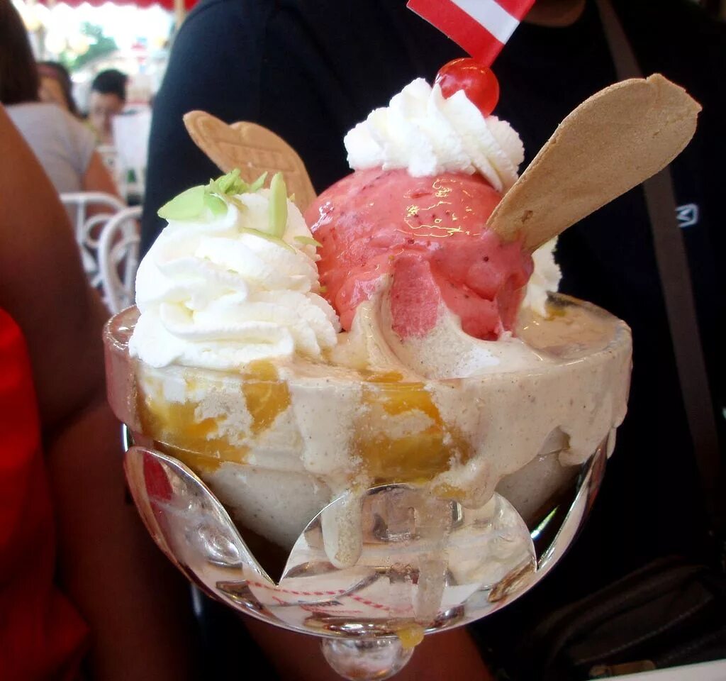 FARGGI Ice-Cream Parlours & Cafes - Picture gallery 1 Ice cream parlor, Cafe ice