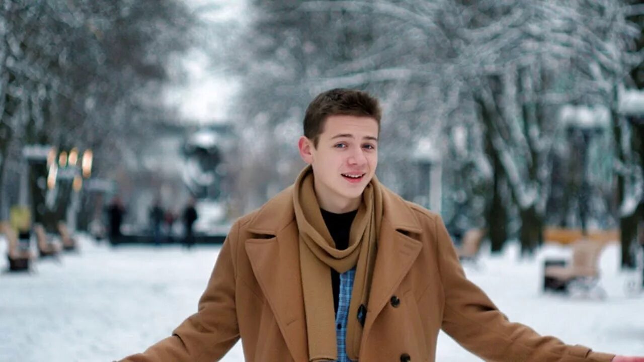 Иван богатырев. Стильные парни подростки. Прогулка в зимнем лесу. Зимняя одежда для мужчин. Марк зеленский сергеевич.