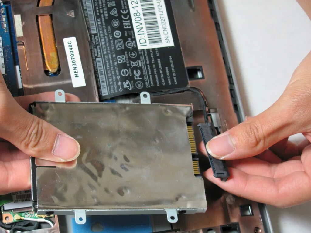Находится диск ноутбуке. Жесткий диск ssd для ноутбука hp. жесткий диск для моноблока hp. жесткий диск от ноутбука hp pavilion. планшет с жестким диском.