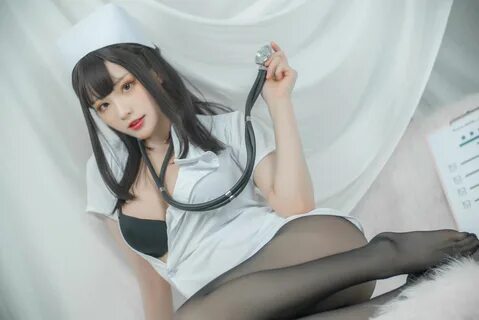 Японский косплей медсестры.
