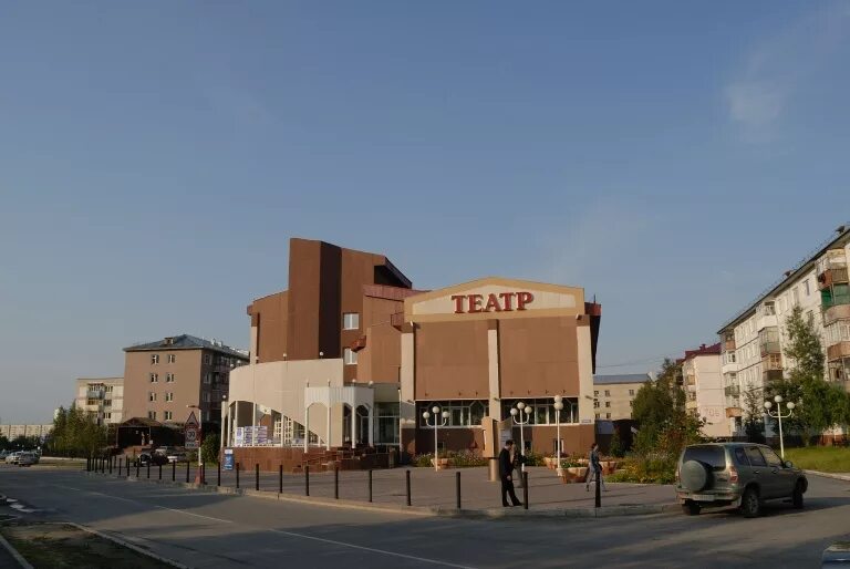 Нижневартовский театр кукол барабашка. Нижневартовск театр сайт. Театр двух. Нижневартовский театр кукол барабашка. Нефтяников 86а нижневартовск.