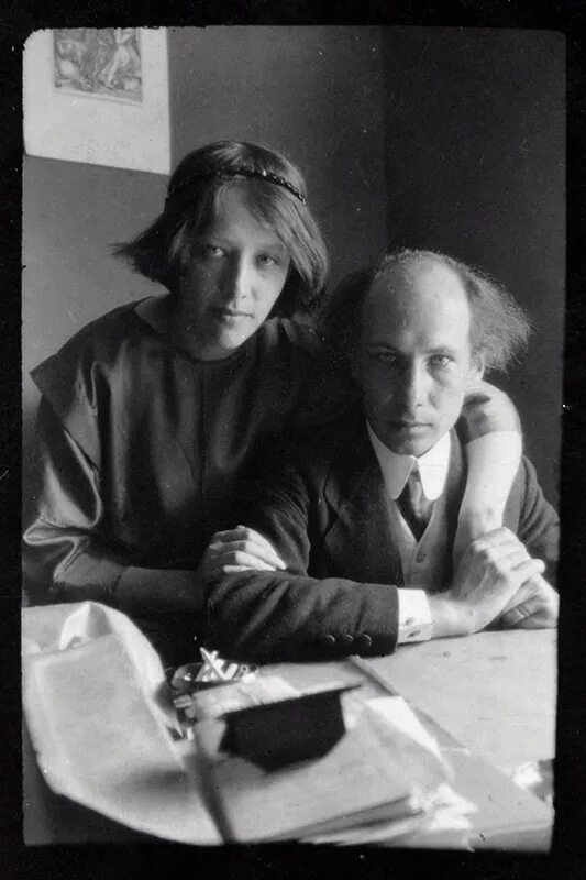 андрей белый с женой клавдией. ася тургенева и андрей белый. ася тургенева жена андрея белого. жена андрея белого. андрей белый и клавдия васильева.