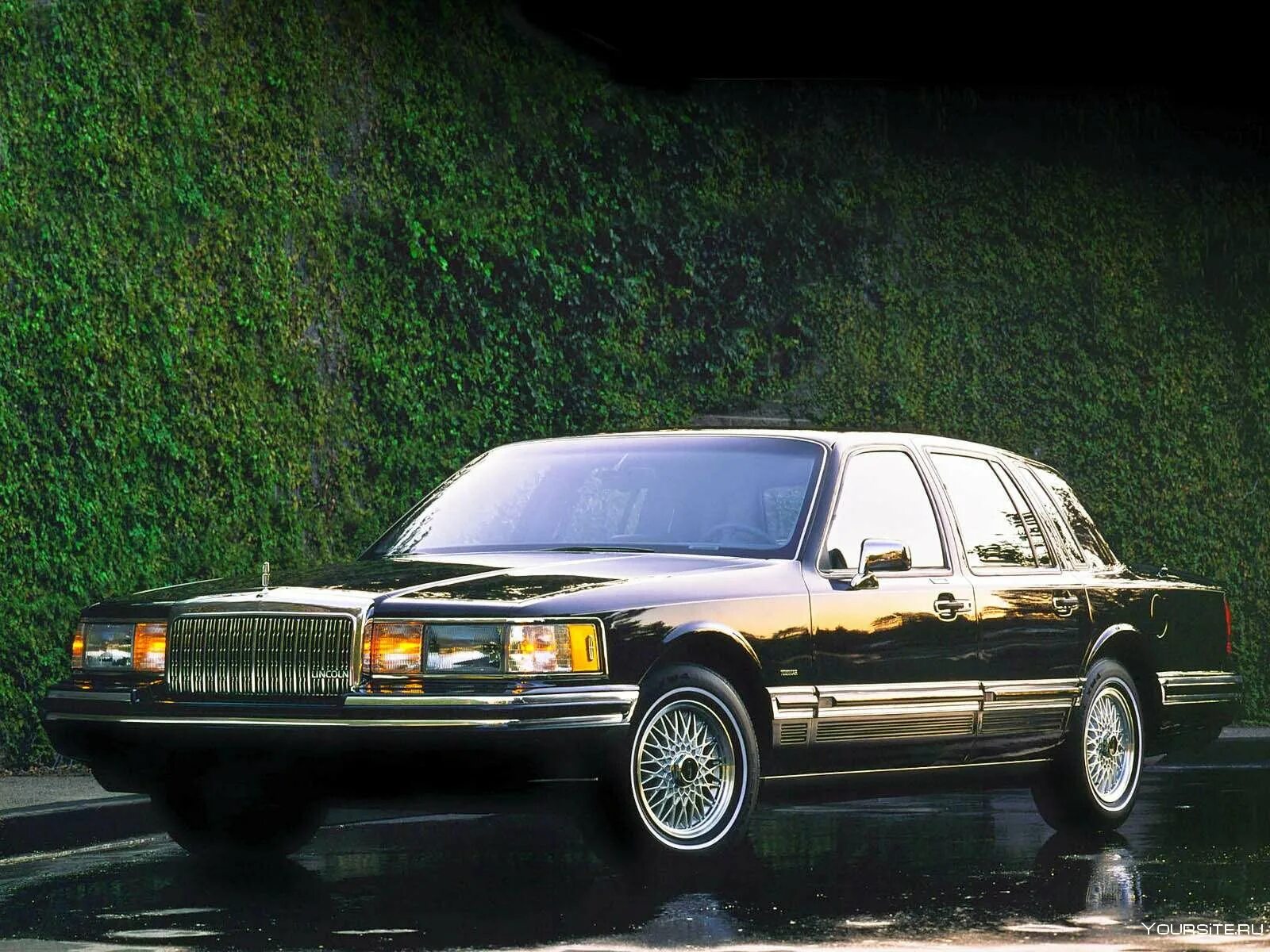 Таун кар 2. Lincoln Town car 1994. Lincoln Town car 1992. Lincoln Town car 1992 года. Lincoln Town 2 car 1994.