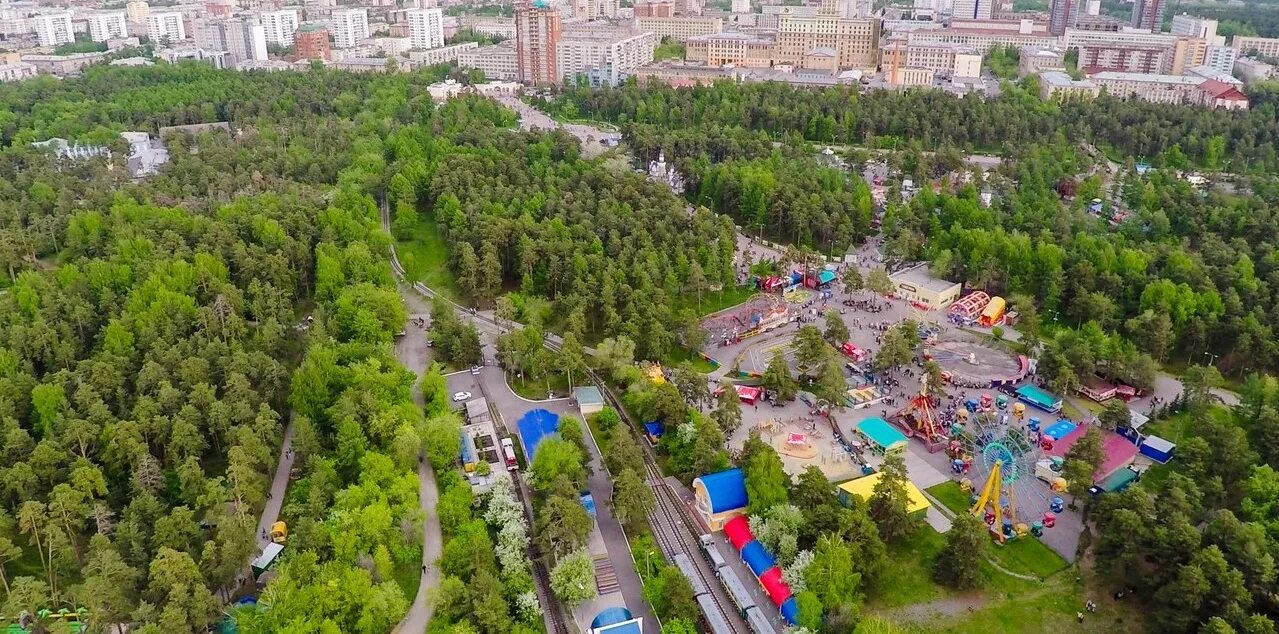 Гагарин парк челябинск сайт. Центральный парк Гагарина Челябинск. ЦПКИО Гагарина Челябинск. Гагарин парк Челябинск лес. Парк Гагарина Челябинск сверху.