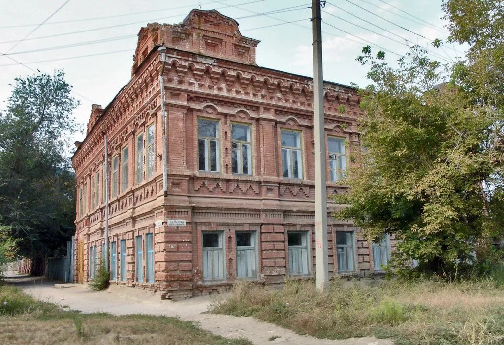 Пугачёв город в Саратовской. Старый город Пугачев Саратовской области. Усадьба Алексея Толстого город пугачёв Саратовская область. Пугачев Саратовская область здания. Сайты г пугачева