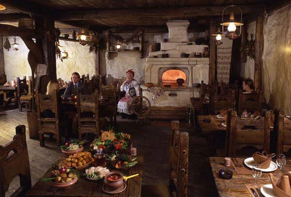 шинок у солохи. шинок это что старые фото. ресторан шинок самара. ресторан шинок самара. кухня в украинском стиле.