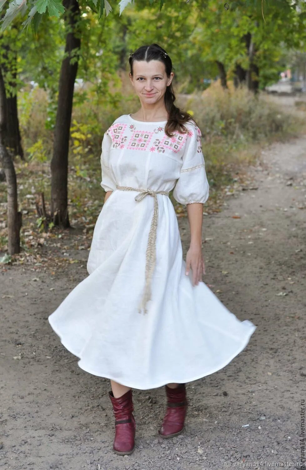 Деревенское платье. Платье в деревенском стиле. Простые Деревенские платья. Белое платье в деревенском стиле. Деревенское белое платье.