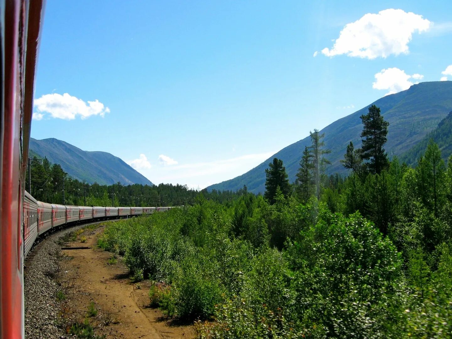 Железная дорога сибирь дальний восток. Байкало-амурская магистраль. Транссиб железнодорожная магистраль. Транссибирская магистраль. Транссибирская магистраль поезд.