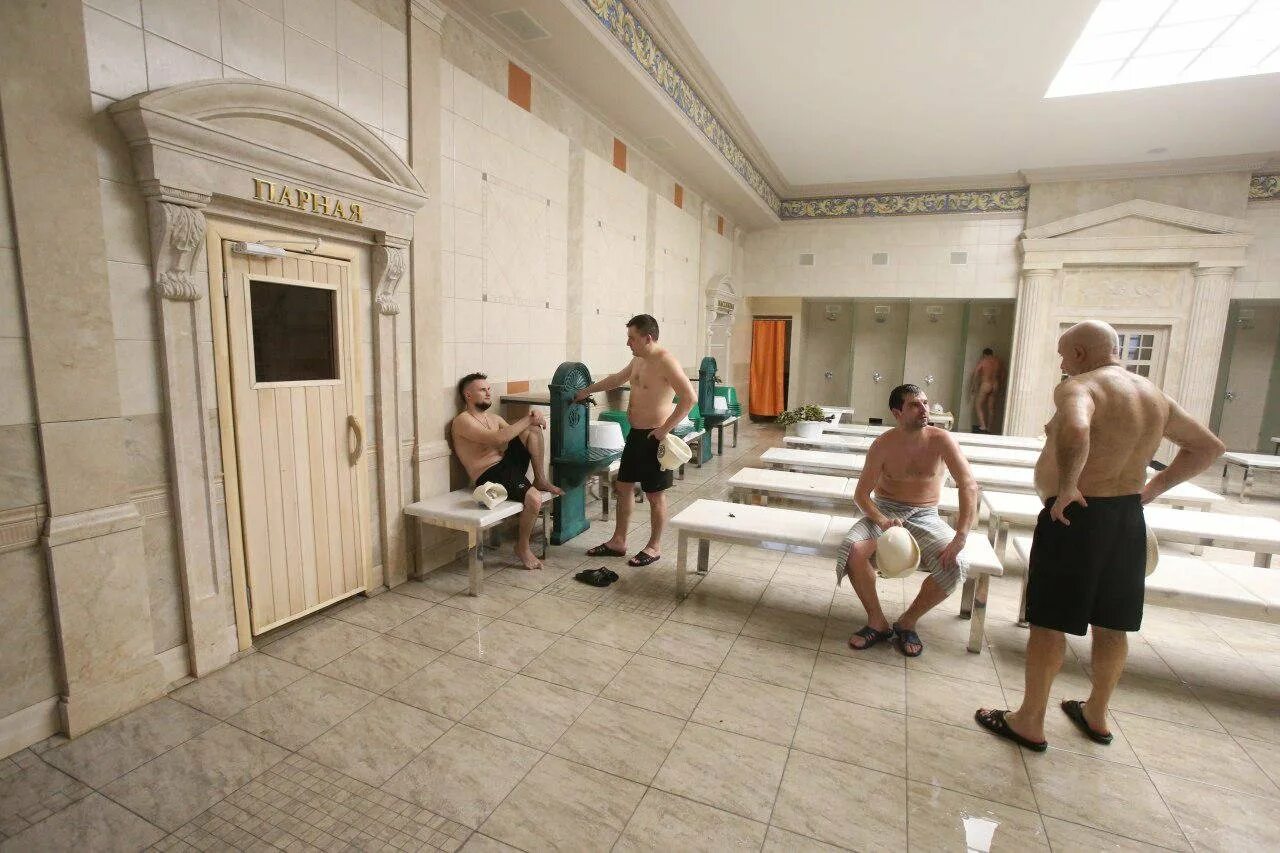 Общий баня мужской. Общественная Сандуновские бани. Бани Сандуны в Подольске. Женская общественная баня. Женщины в общественной бане.