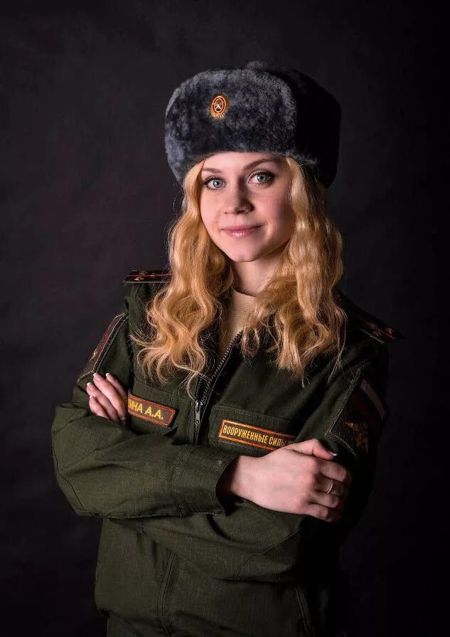 Женщины вс рф. Женщины в военной форме. Женщина в армейской форме. Российская Военная форма для женщин.