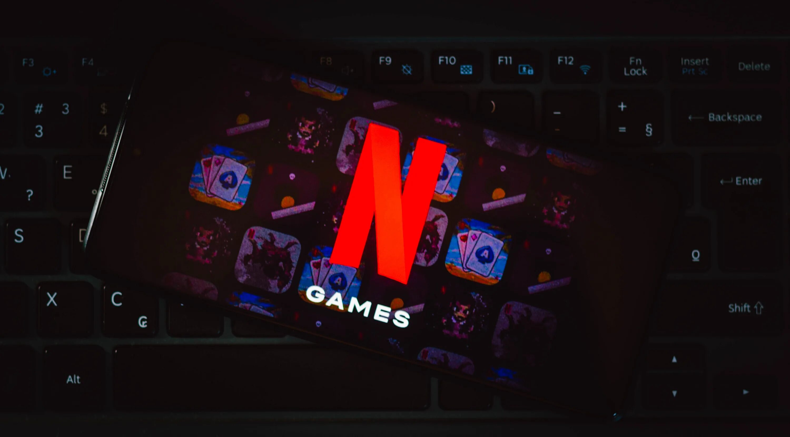 Игры на андроид от нетфликс. Игры нетфликс. netflix запускает мобильные игры. успех нетфликс. логотип нетфликс 2025.