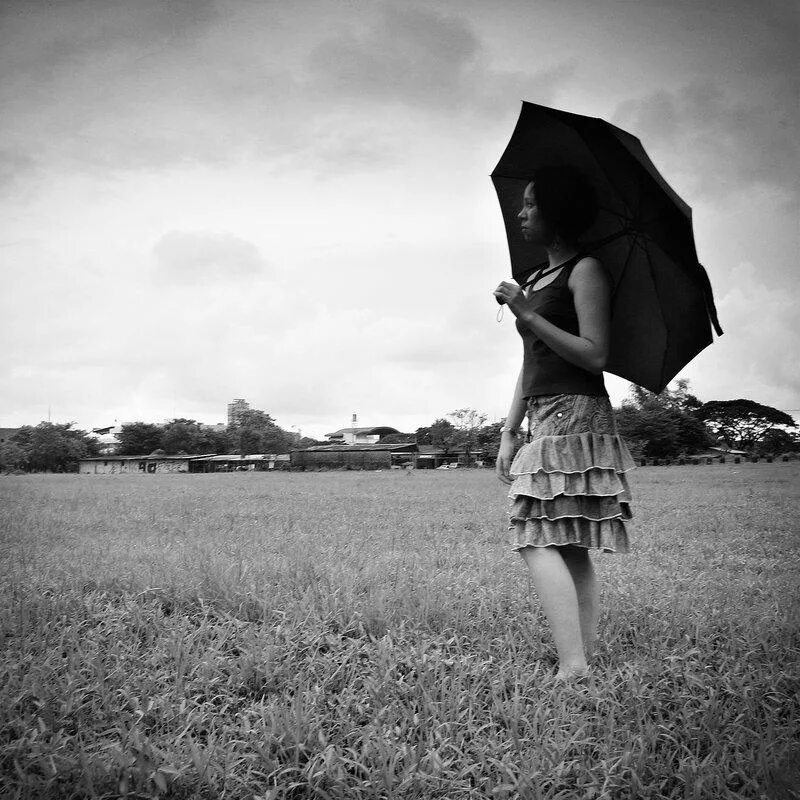 Girl alone фан. Печальная девушка картинки. Me alone girl. Me alone girl. Girl alone.