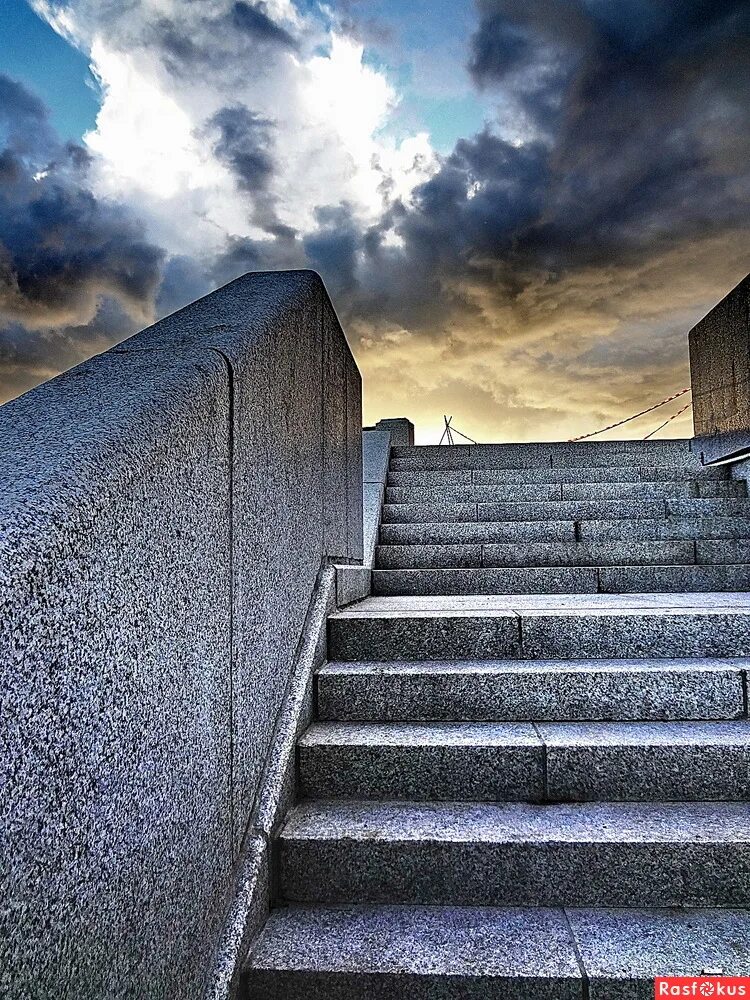 четыре ступеньки. четыре ступеньки. лестница для презентации. лестница 5 ступенек. лестница из кубиков.