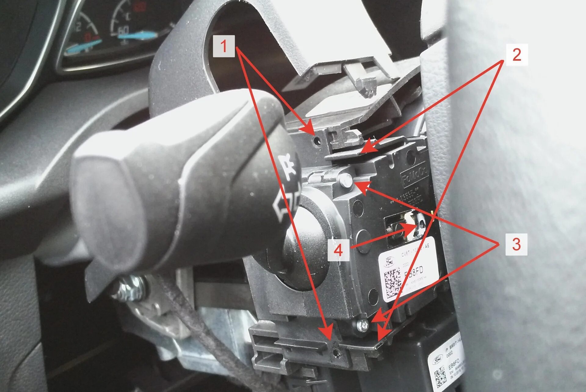 Щелкает руль при повороте. Электроусилитель Мондео 4. Стук рулевой Мондео 3. Форд фокус 3 блок под рулевой колонкой с серым разъемом. Стук рулевая колонка Мондео 3.