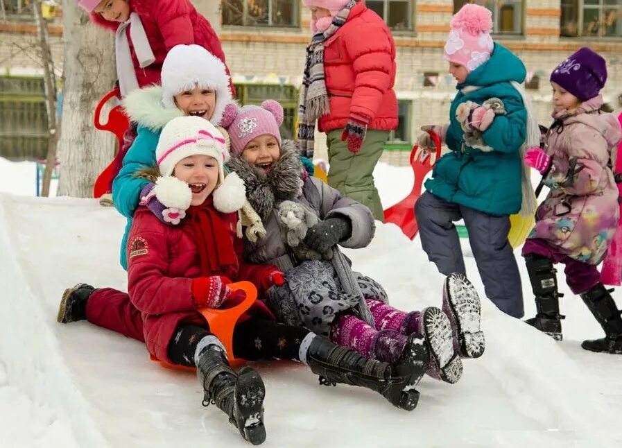 Зимние забавы. Зимние развлечения. Зимние забавы для детей на улице. Зимние забавы современных детей.