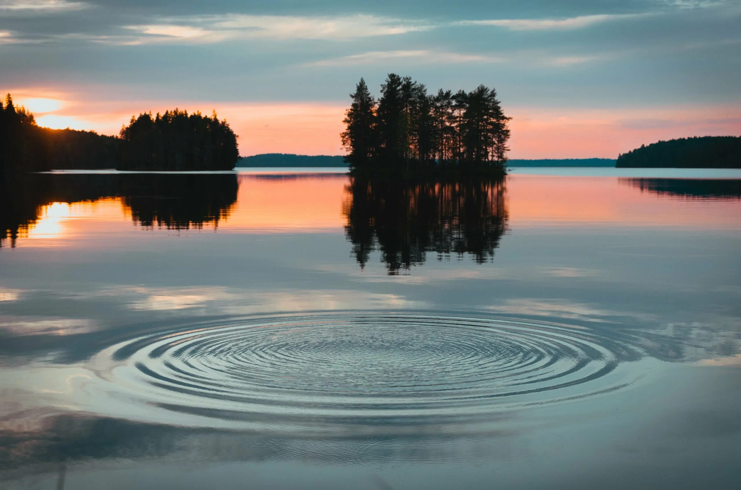 Круги на воде. Гладь воды. Гладь озера. Зеркальная гладь воды. Озеро русские песни