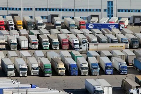 Грузовая парковка москва