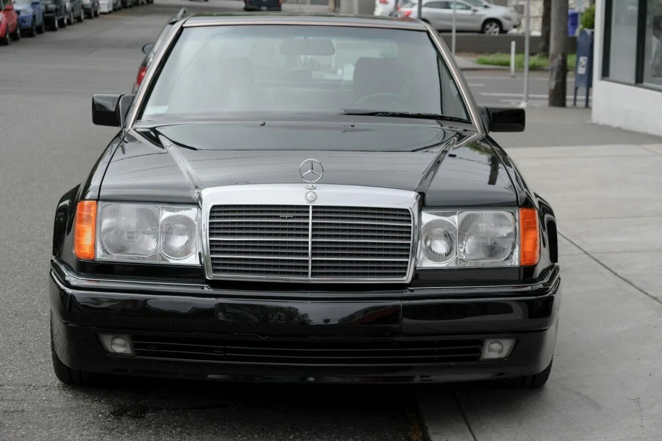 Мерседес Бенц 124 волчок. Mercedes w124 волчок. Мерседес волчок 124 е500. Mercedes e500.