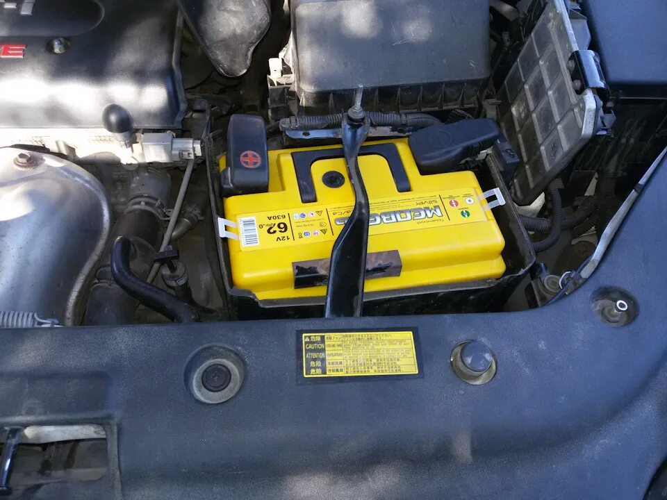 Рав 4 где находится аккумулятор. Аккумулятор toyota rav4 2.2. тойота рав 4 2007 аккумулятор. акб toyota rav 4 2007. акб рав 4 2008.