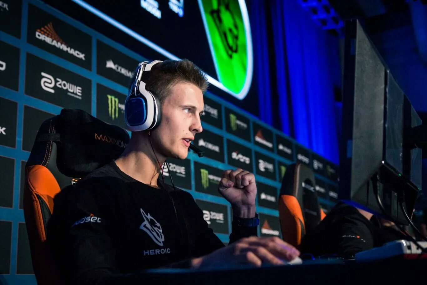 Valde КС го. Valde игрок CS go. North КС го. Interz КС го.