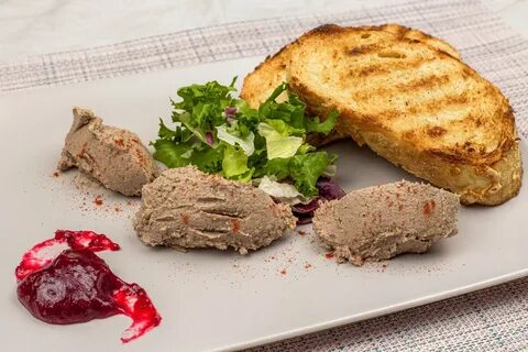 Холодная закуска из куриной печени с гарниром